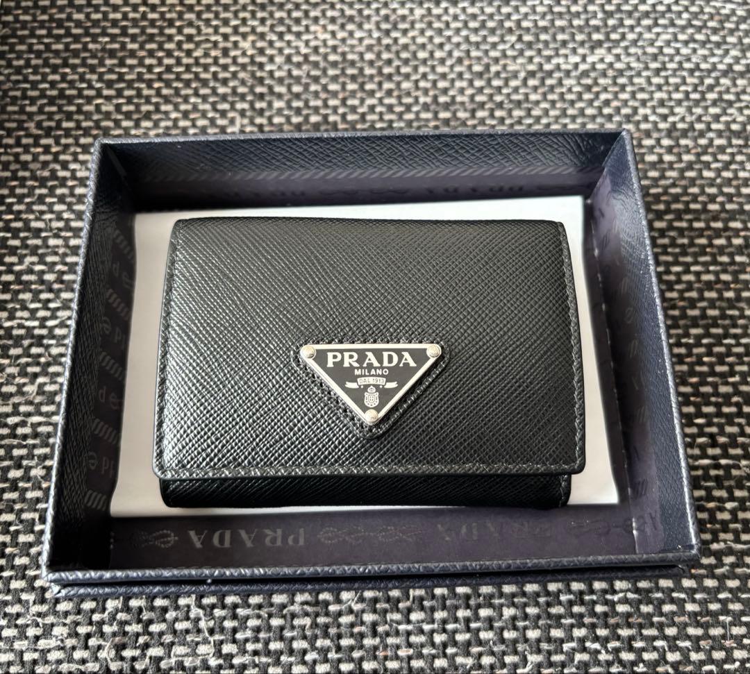 PRADA 2MH042 サフィアーノトライアングル コンパクトウォレット