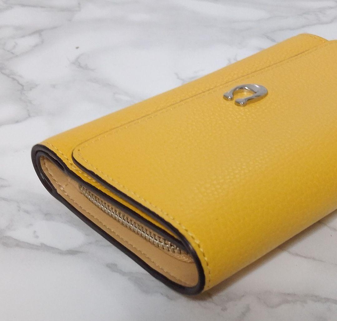 【美品】COACH コーチ エッセンシャルミディアムフラップウォレット