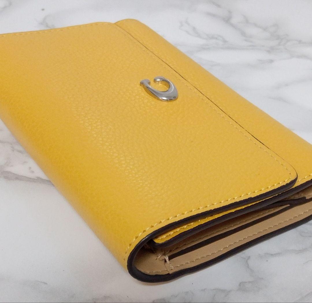 【美品】COACH コーチ エッセンシャルミディアムフラップウォレット