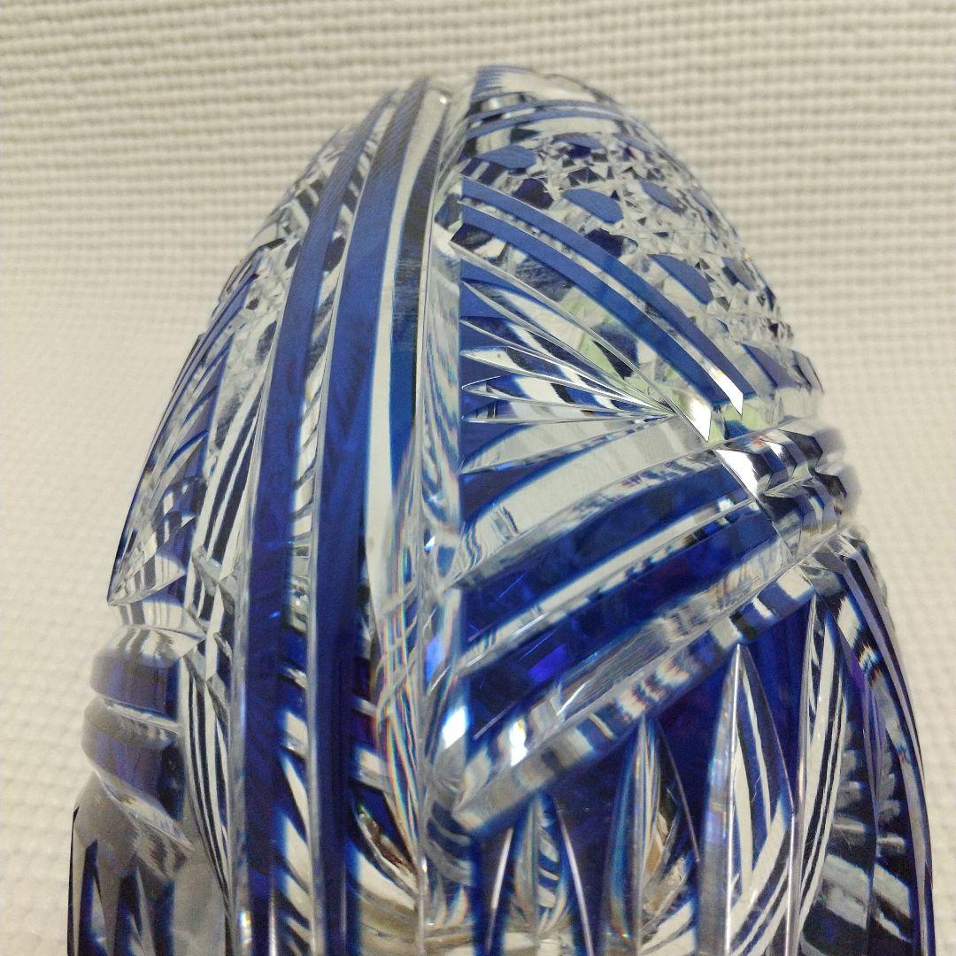約８万円 カガミクリスタル 江戸切子の花瓶／笹っ葉に八角籠目紋 (調和と絆)