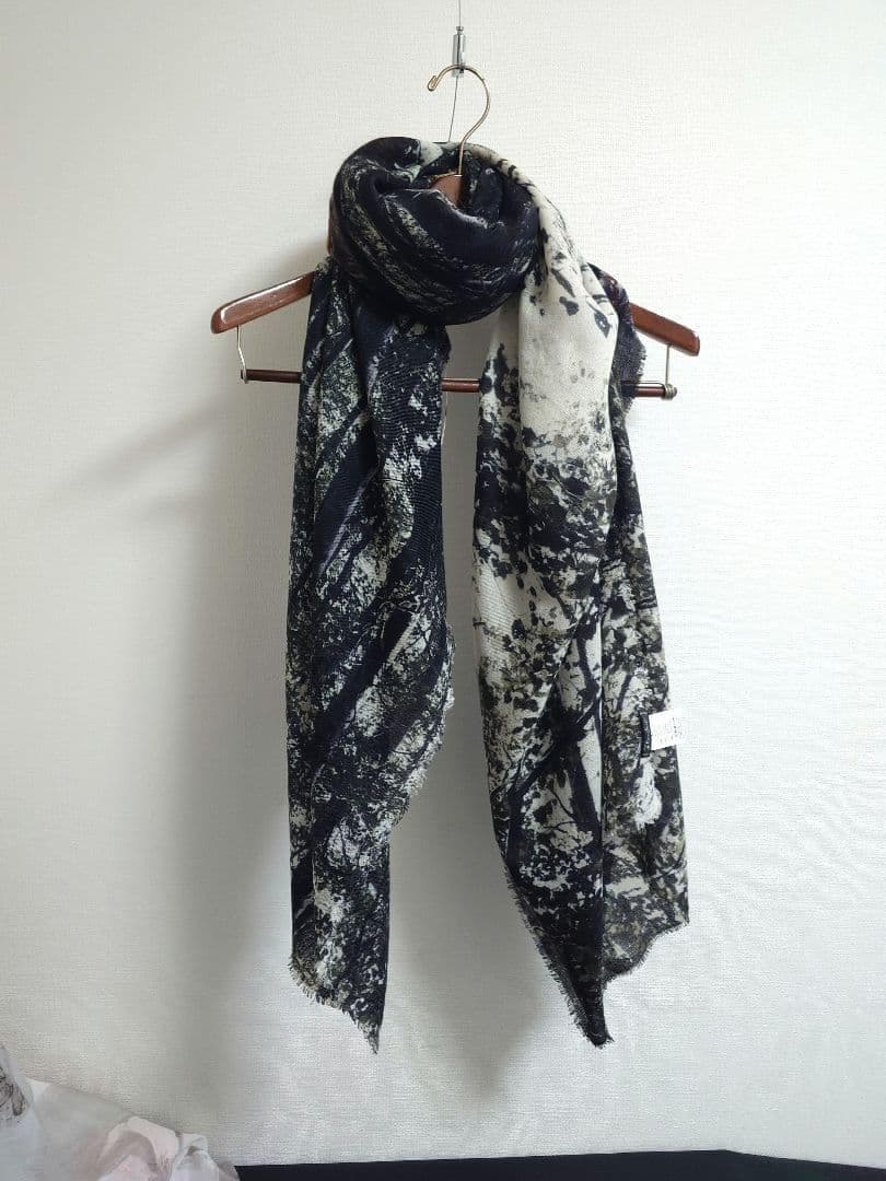 ファリエロ サルティ　Faliero Sarti　ストール　森林柄　その2