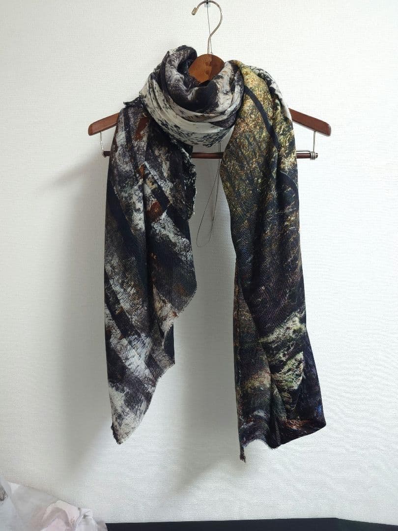 ファリエロ サルティ　Faliero Sarti　ストール　森林柄　その2