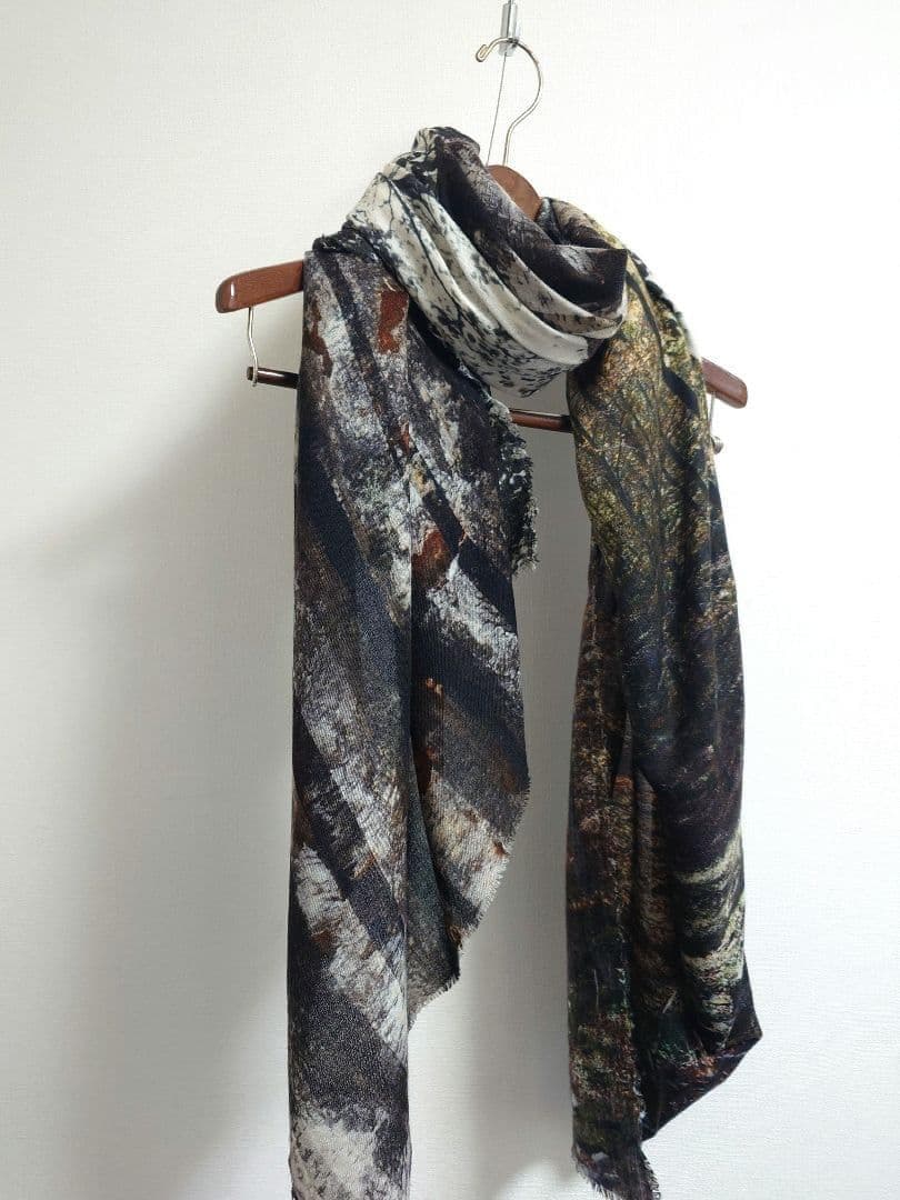 ファリエロ サルティ　Faliero Sarti　ストール　森林柄　その2