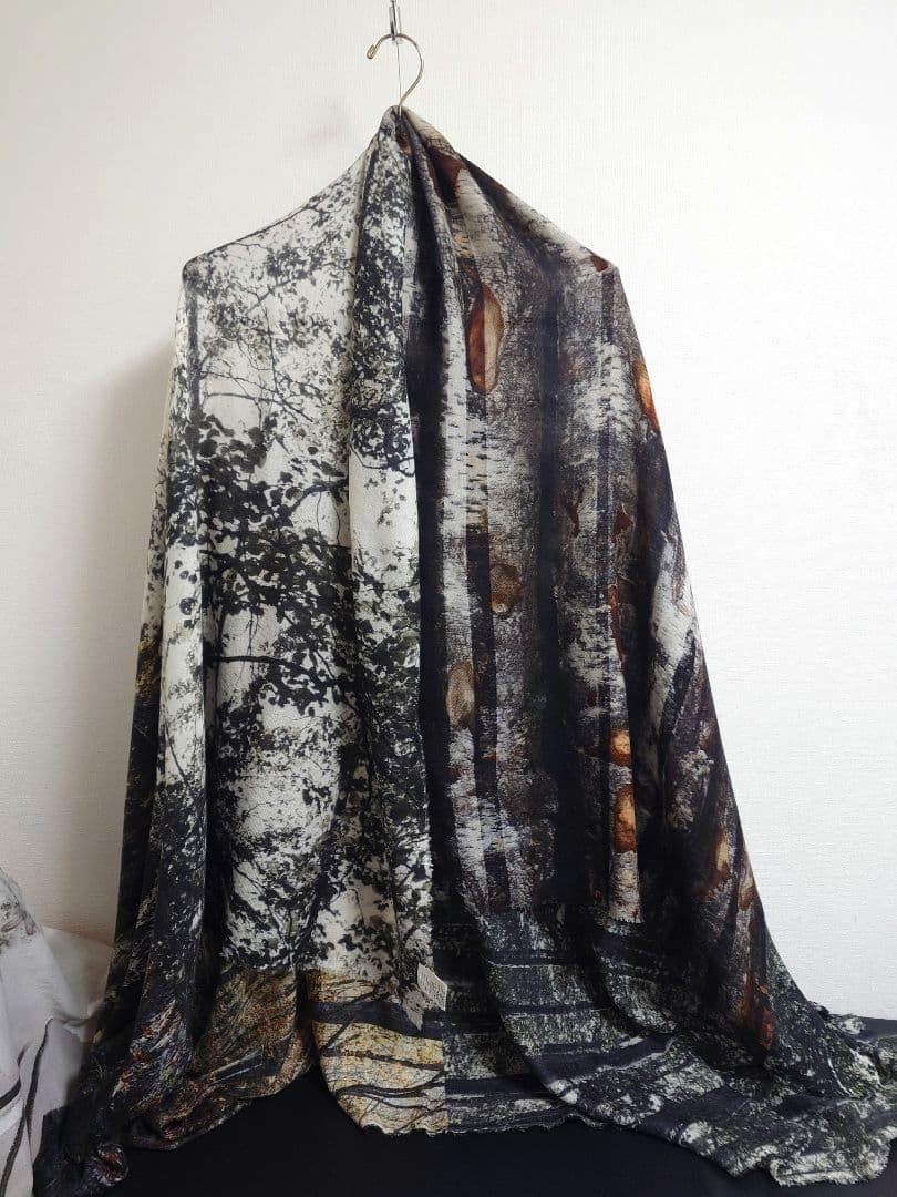 ファリエロ サルティ　Faliero Sarti　ストール　森林柄　その2