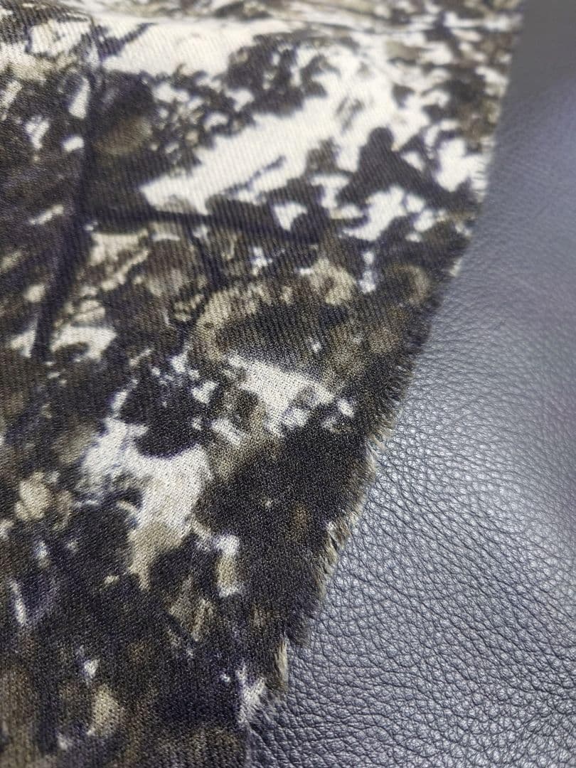 ファリエロ サルティ　Faliero Sarti　ストール　森林柄　その2