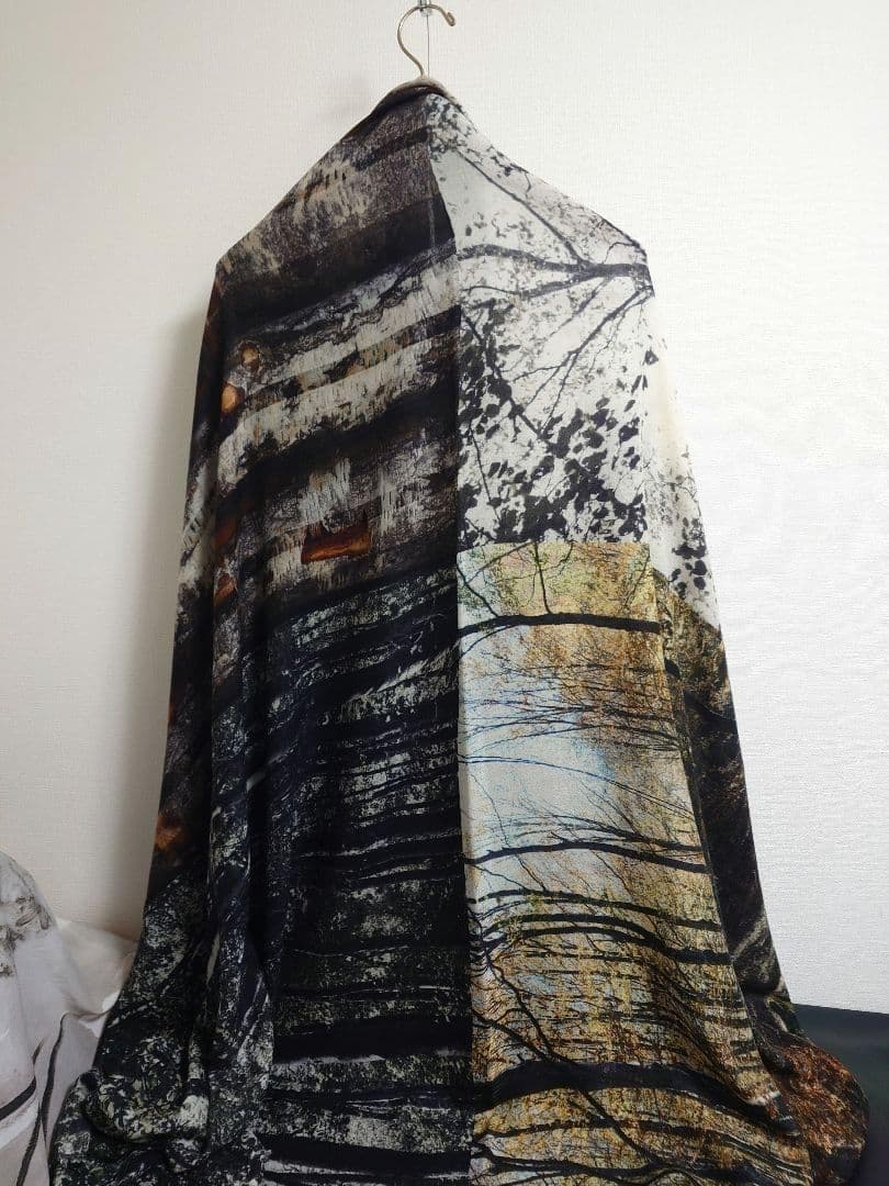 ファリエロ サルティ　Faliero Sarti　ストール　森林柄　その2