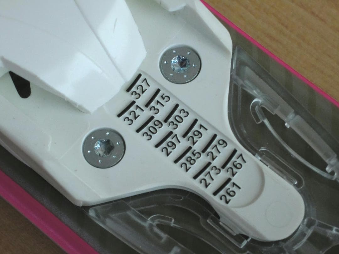 ■■送料無料■ロシニョール■女性用スキー4点セット■板152/靴25■WAX済■