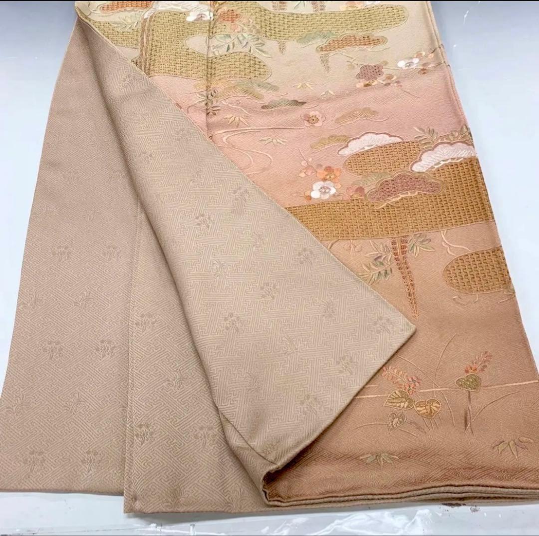 正絹　袷　紋綸子地　汕頭、蘇州刺繍　訪問着　着物　袷　美品