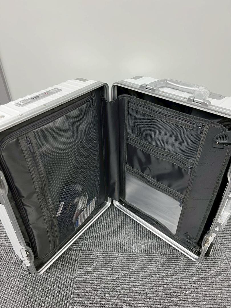 リベティ多機能キャリーケース【マットホワイトSサイズ】A10