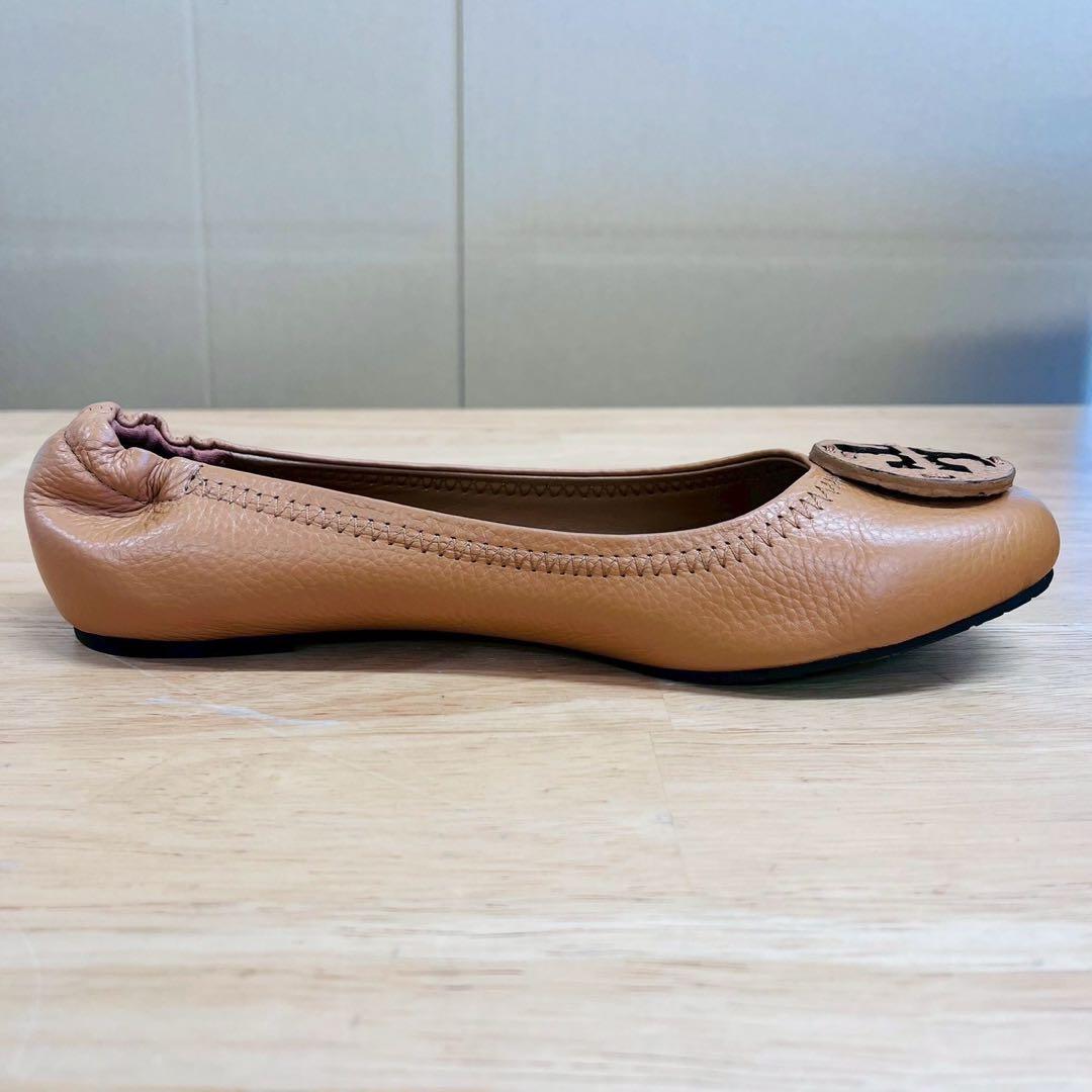 未使用 トリーバーチ ロゴモチーフ フラットシューズ 7 1/2 ベージュ