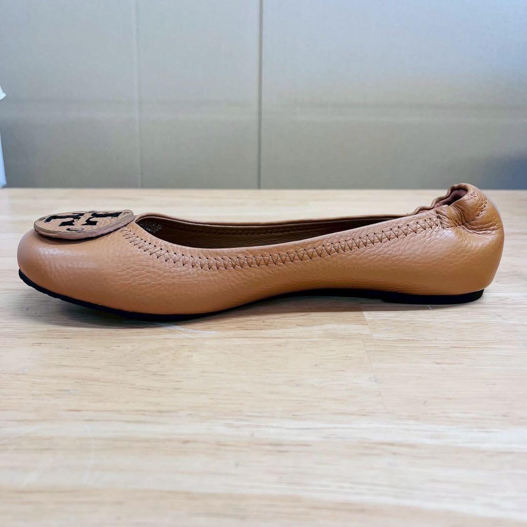 未使用 トリーバーチ ロゴモチーフ フラットシューズ 7 1/2 ベージュ