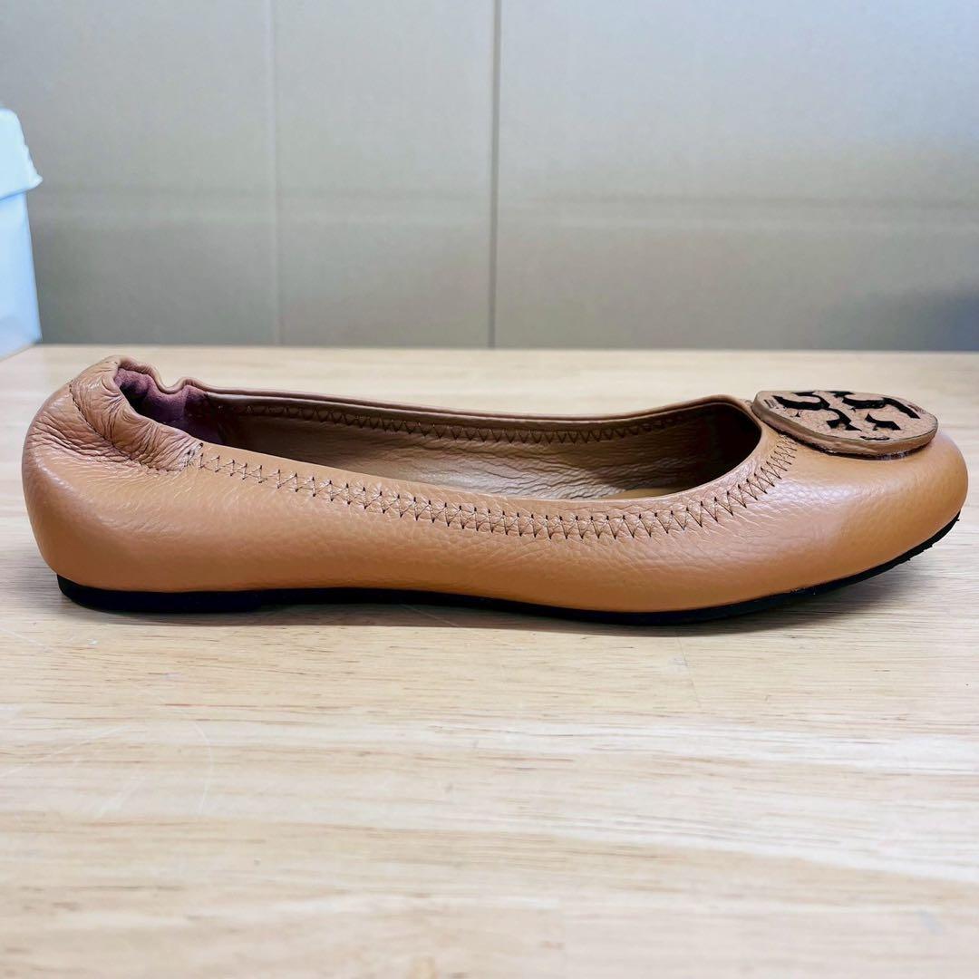 未使用 トリーバーチ ロゴモチーフ フラットシューズ 7 1/2 ベージュ