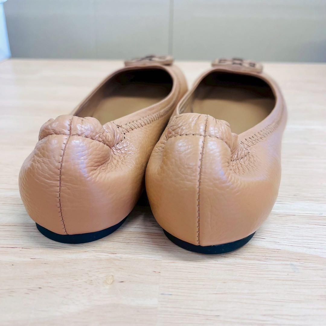 未使用 トリーバーチ ロゴモチーフ フラットシューズ 7 1/2 ベージュ
