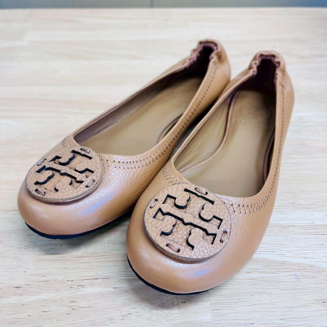 未使用 トリーバーチ ロゴモチーフ フラットシューズ 7 1/2 ベージュ