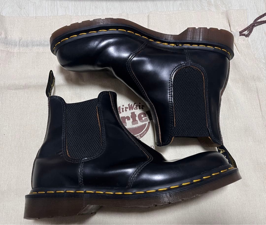 Dr. Martens チェルシーブーツ　サイドゴアブーツ　イギリス製　マーチン