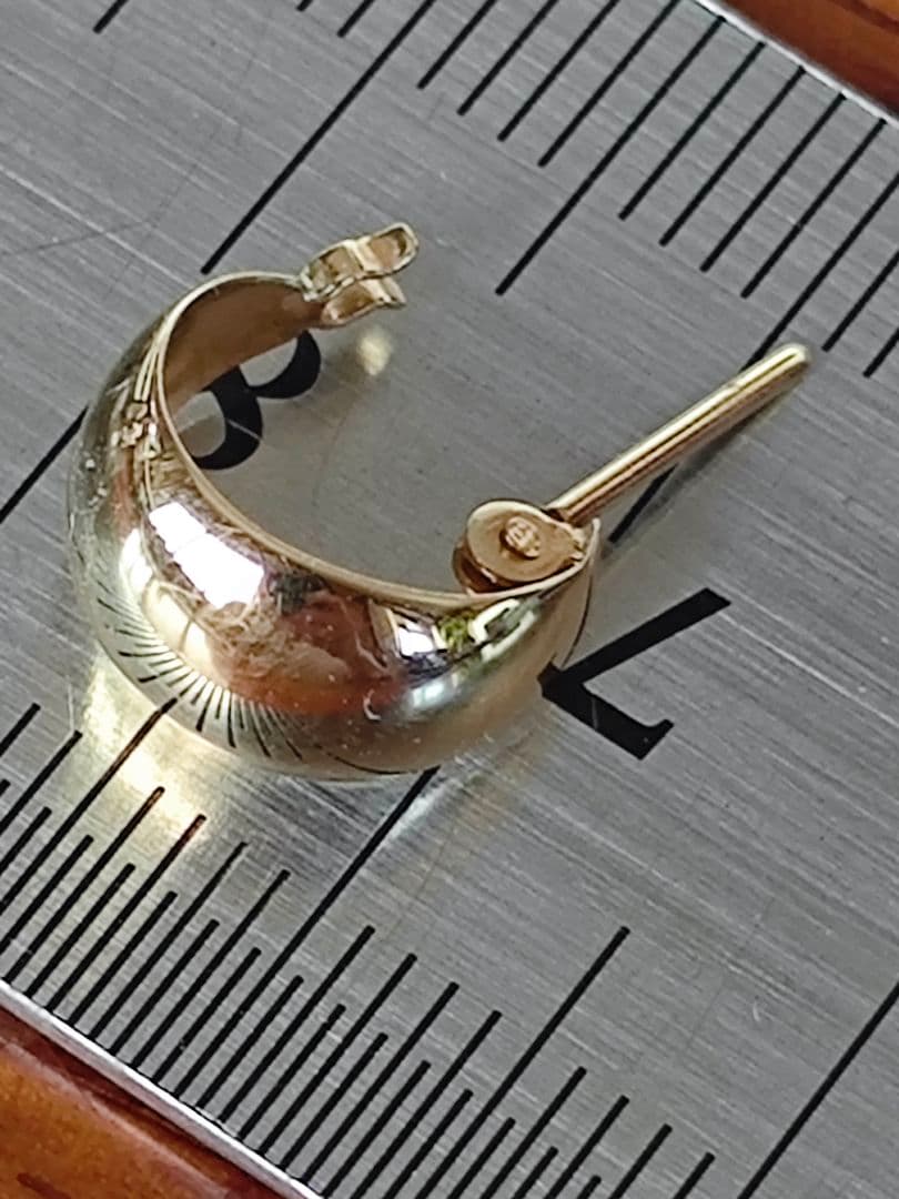 K18ゴールド ハーフムーン 片耳用ピアス