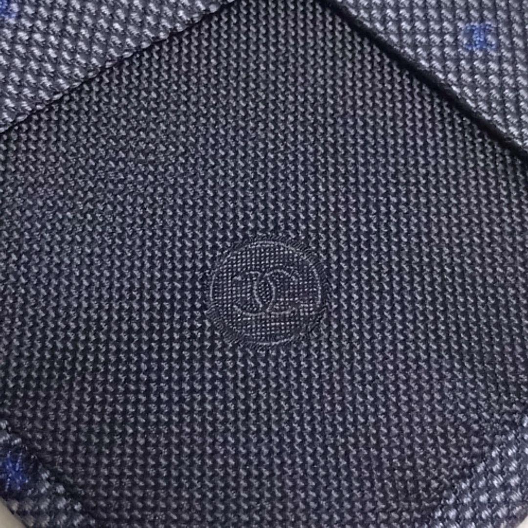 極美品■CHANEL　ネクタイ　小紋柄　ココマーク　ブルーグレー　イタリー製