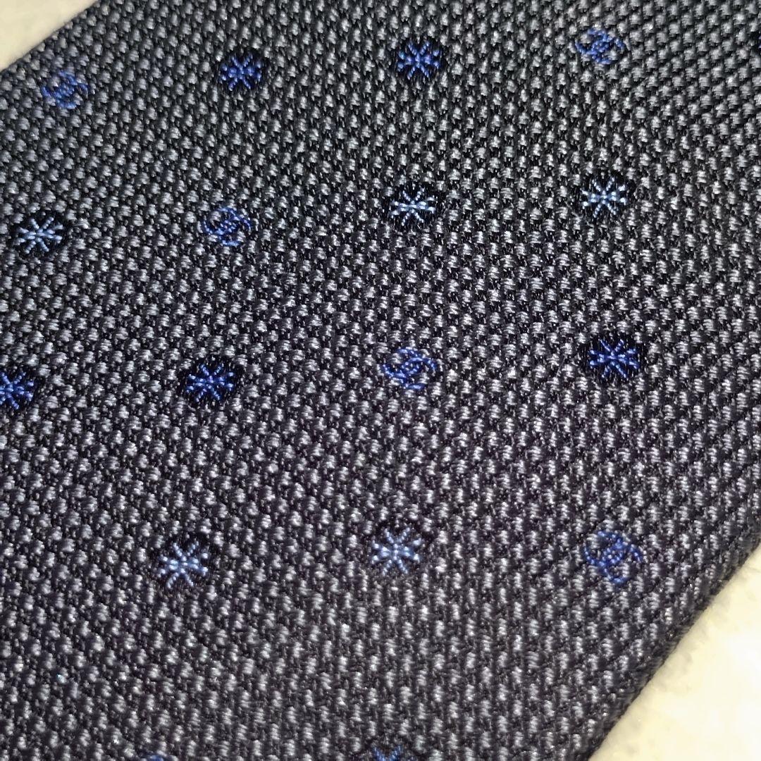 極美品■CHANEL　ネクタイ　小紋柄　ココマーク　ブルーグレー　イタリー製