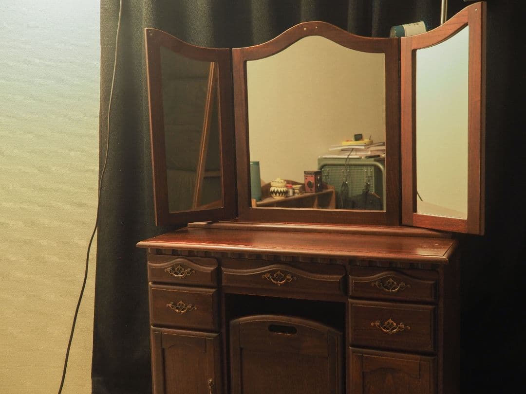 【値引中】クラシックトリフォールドドレッサー