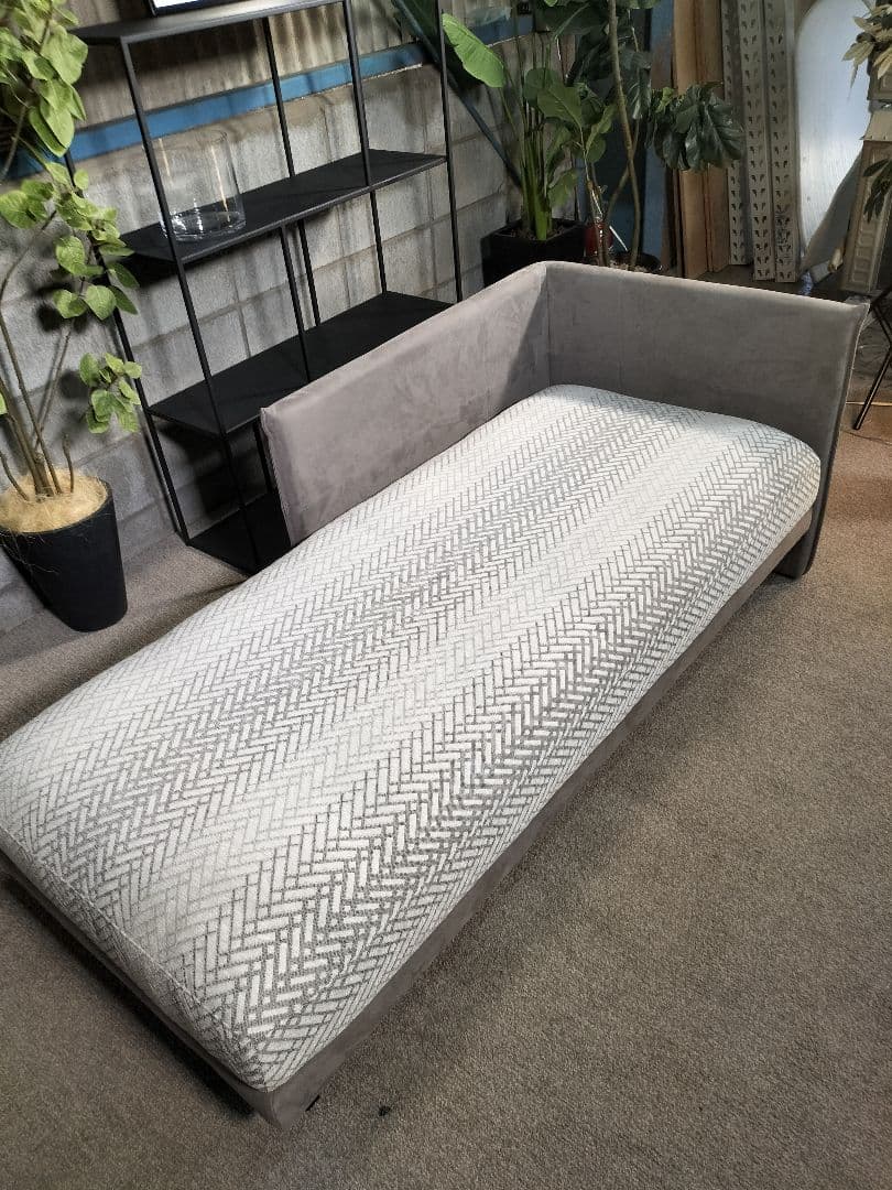 ト*ラ様 肩肘ソファ クッション付き カウチ 幅165cm モデルルーム展示品