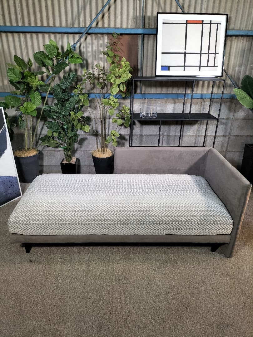 ト*ラ様 肩肘ソファ クッション付き カウチ 幅165cm モデルルーム展示品