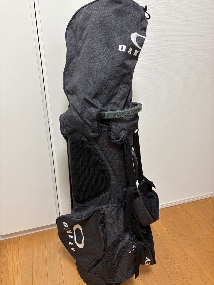 OAKLEY ブラック キャディバッグ