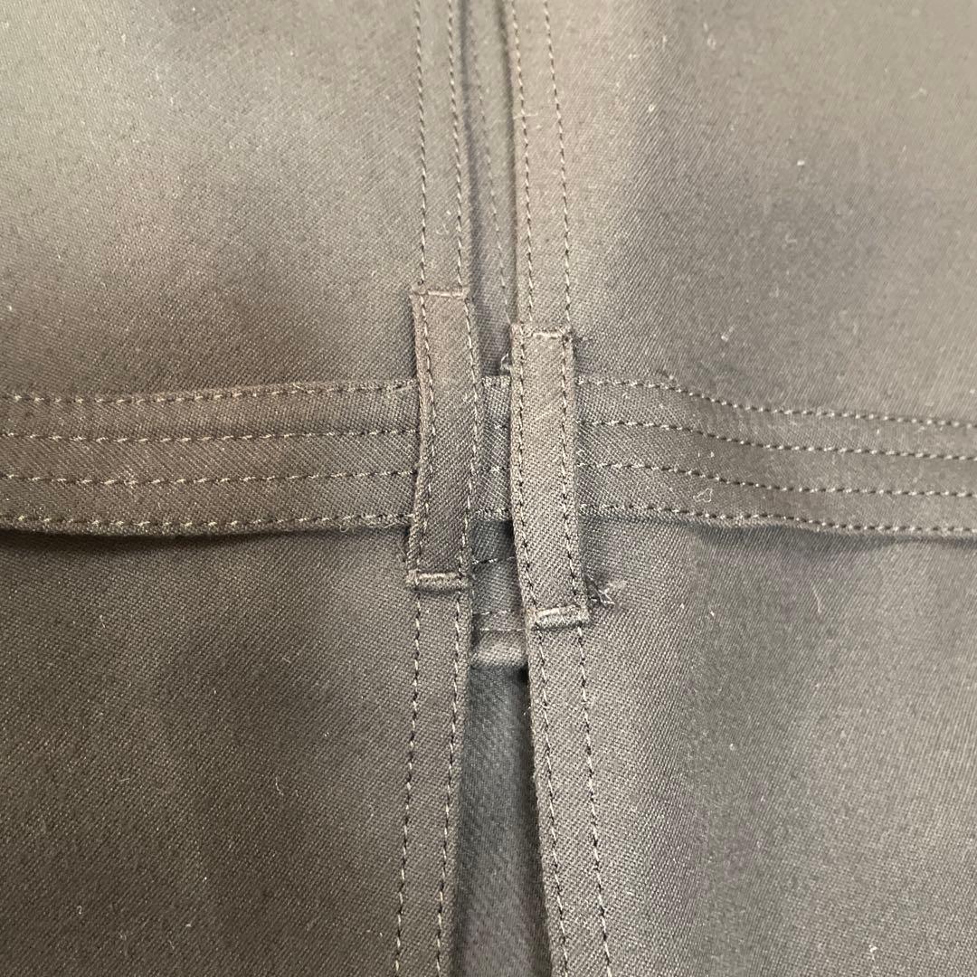 LE PHIL ブラックノースリーブベスト・ジレ