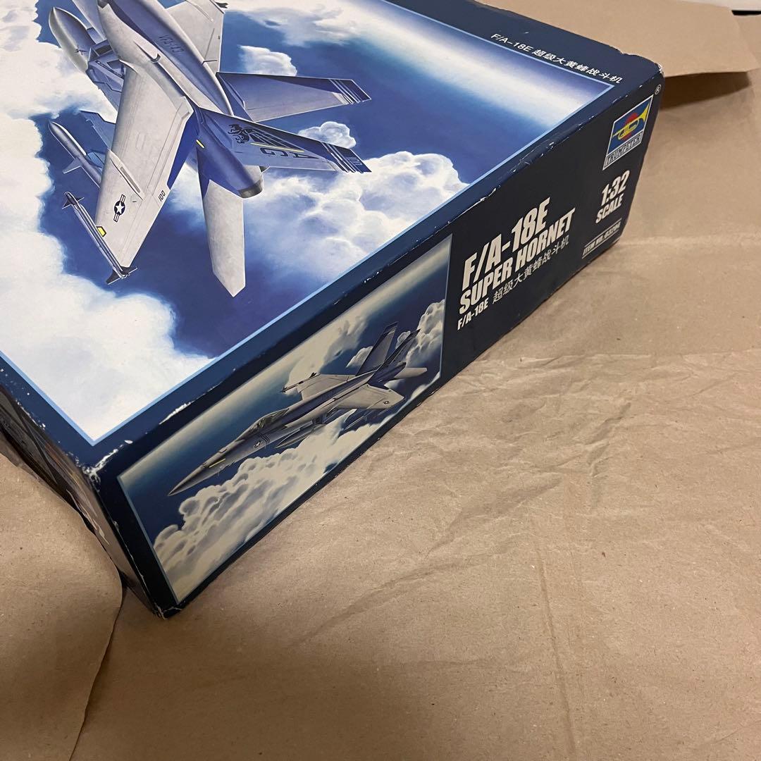 【未組立】Hasegawa 1/32スケール F/A-18E スーパーホーネット