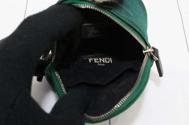 【美品】FENDI フェンディ バグズ モンスター 小物入れ キーリング 小銭
