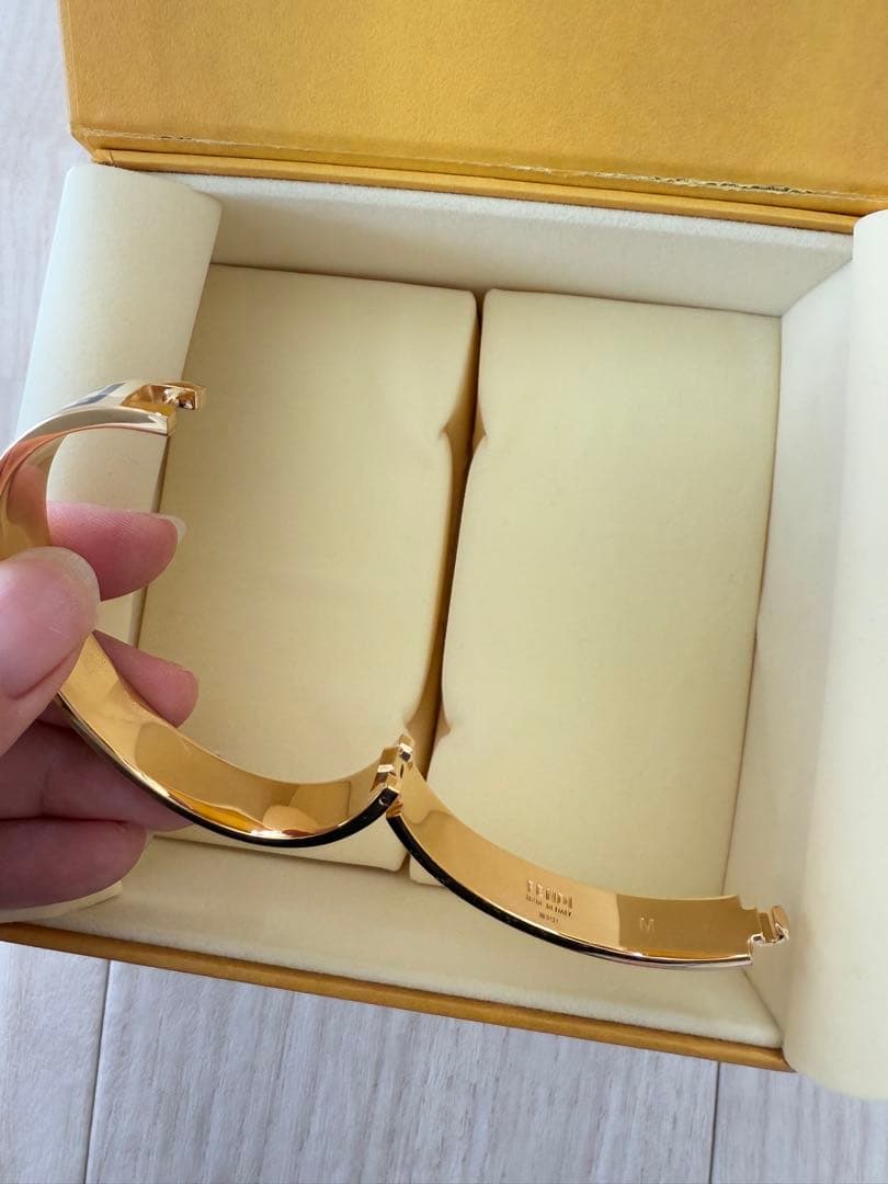 FENDI バングル