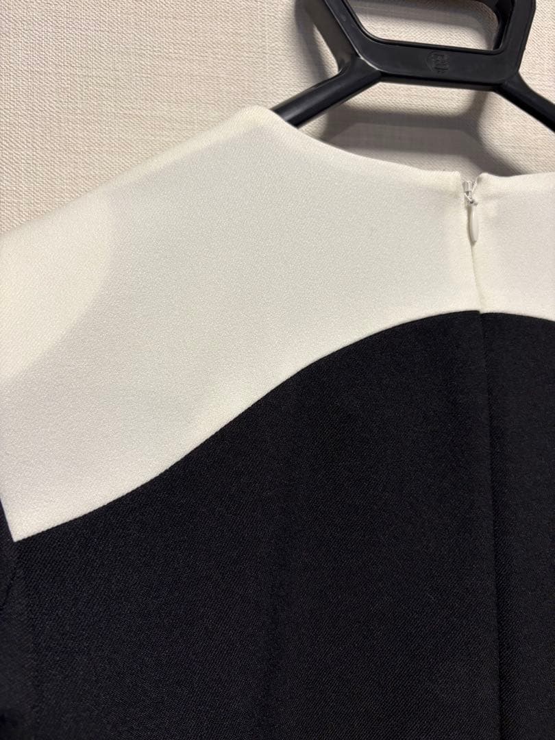 MEER. V NECK JUMP SUIT ブラック