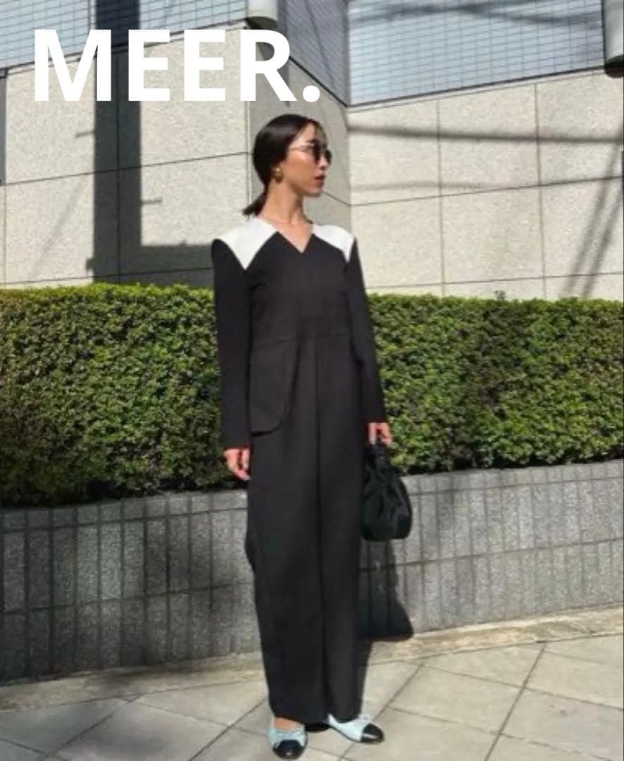 MEER. V NECK JUMP SUIT ブラック