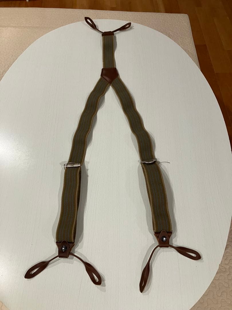 カーキと青のストライプ サスペンダー