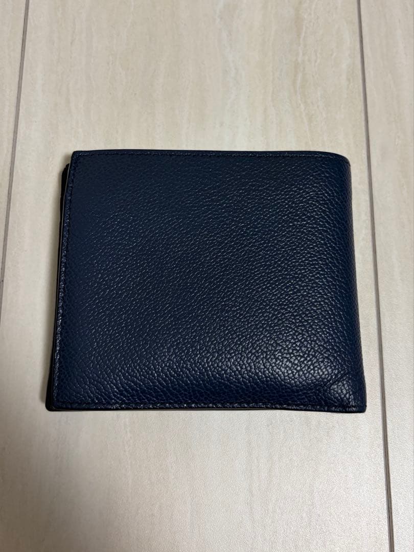 PRADA ネイビー レザー 二つ折り財布