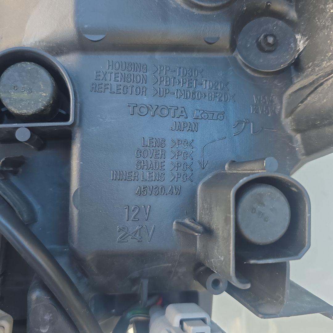 ZVW30 PRIUS ヘッドライト 二灯式 特定車両用