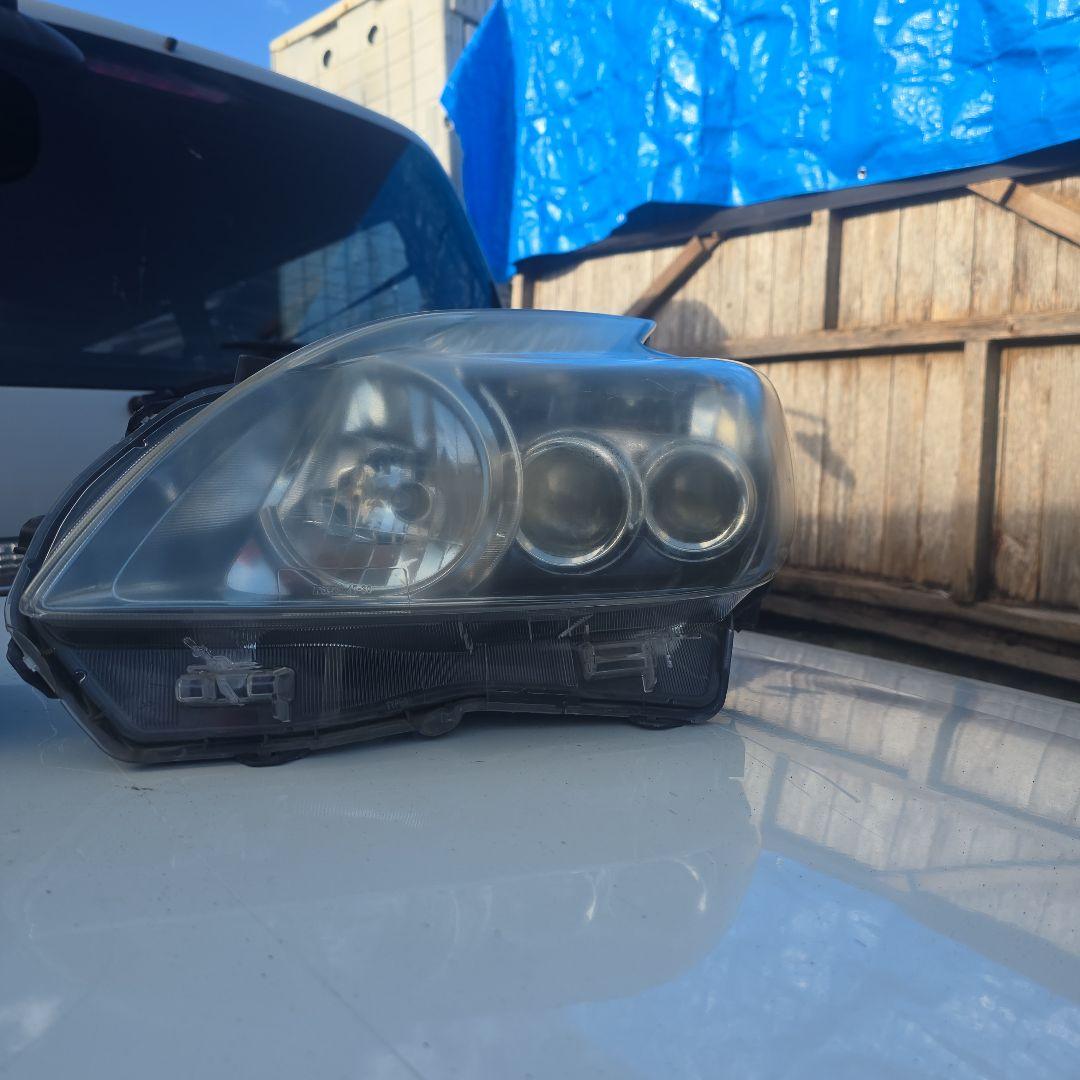 ZVW30 PRIUS ヘッドライト 二灯式 特定車両用