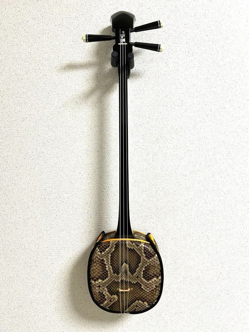 本ヘビ皮の伝統的な三線 強化張り 3弦 沖縄