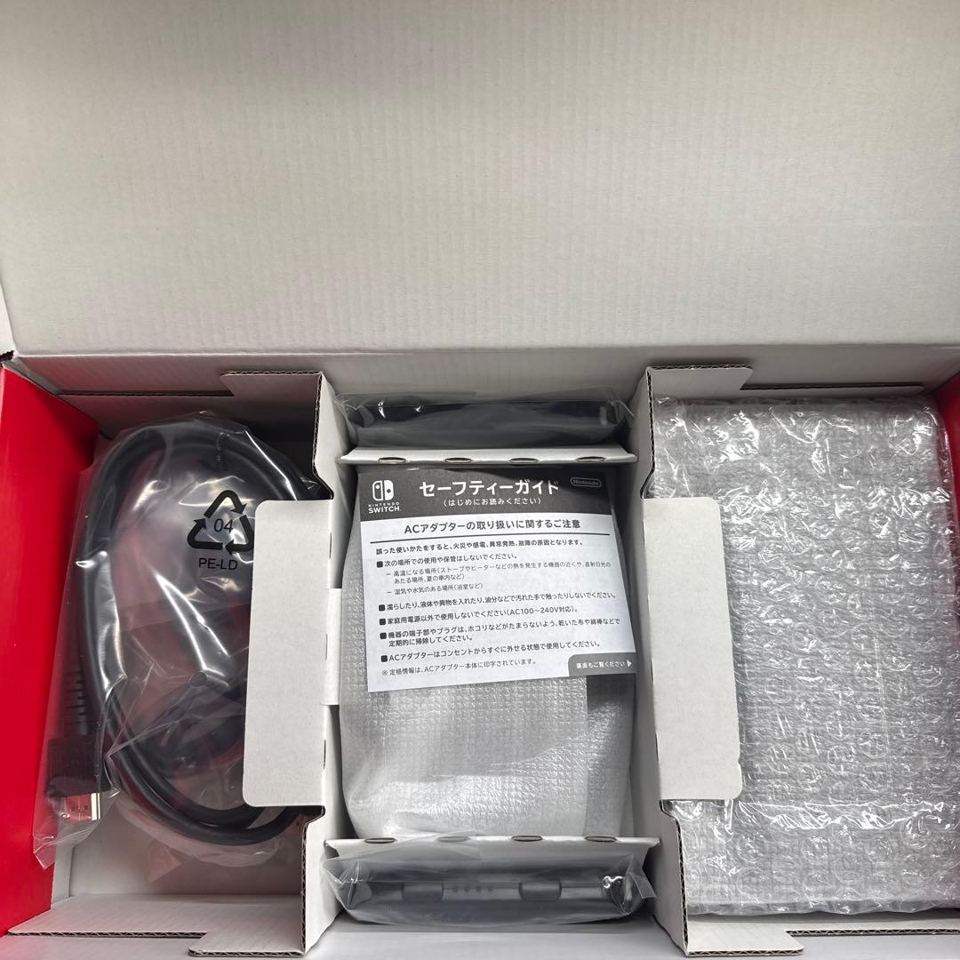 Nintendo Switch (新品未使用)