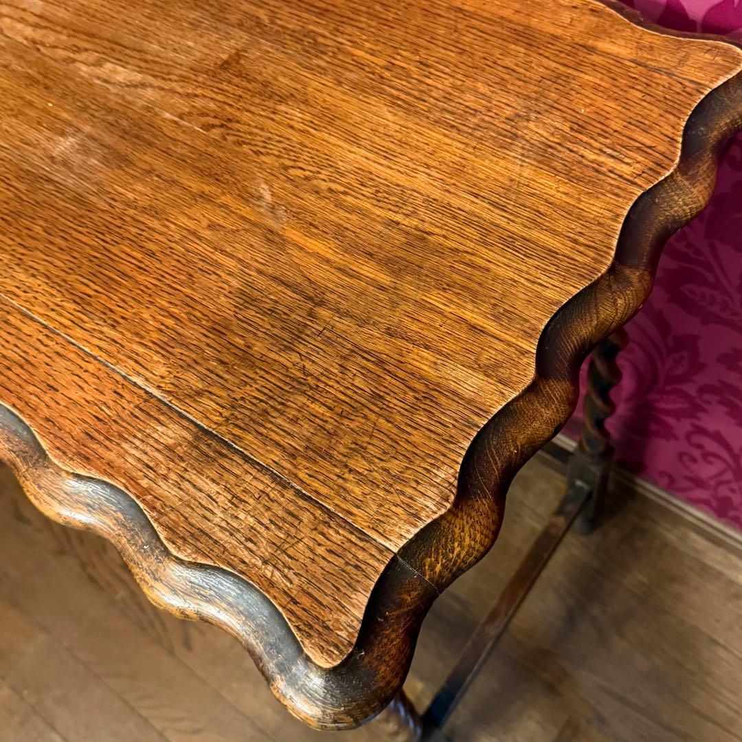 英国アンティーク 木製　ツイストレッグテーブル　オケージョナルテーブル