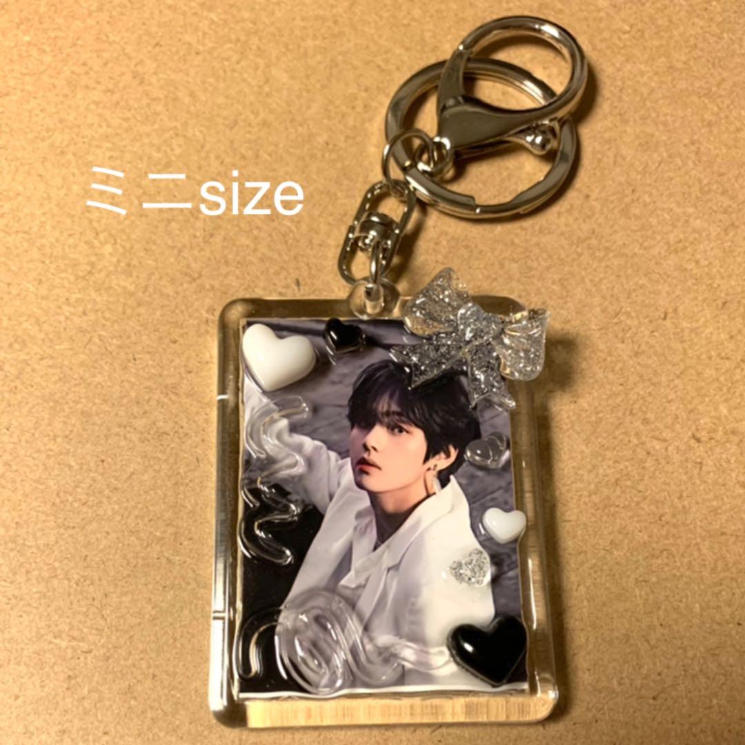 フォトキーホルダー デコ アクリルキーホルダー トレカケース