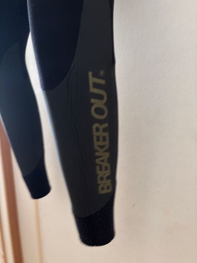 BREAKER OUT フルスーツ セミドライ　5ミリ3ミリ