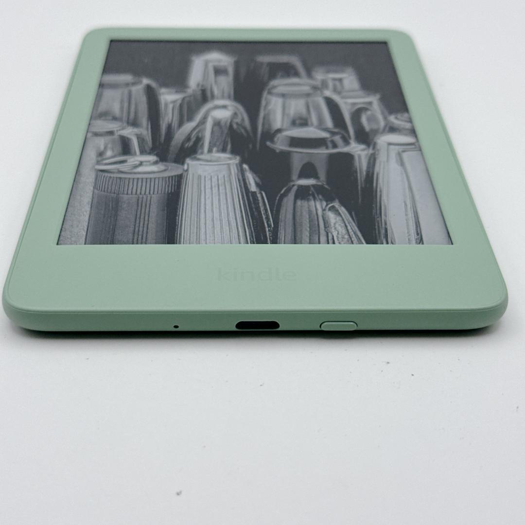 【ほぼ未使用】Amazon Kindle (第11世代) 純正カバー付 16GB