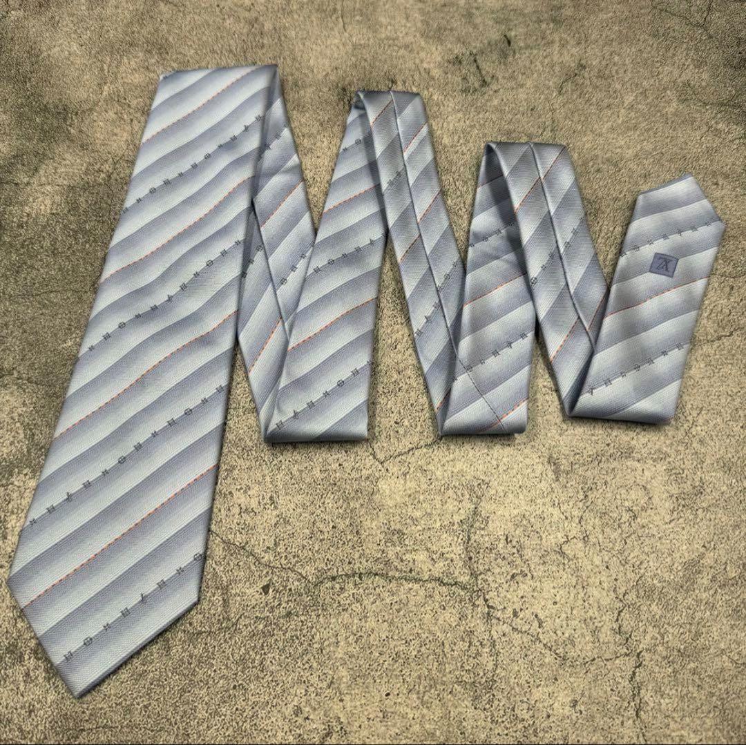 ⭐︎未使用級⭐︎ LOUIS VUITTON シルク100% レジメンタル