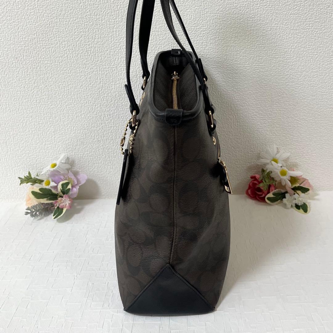 美品★COACH コーチ トートバッグ 肩掛け シグネチャー ブラウン チャーム