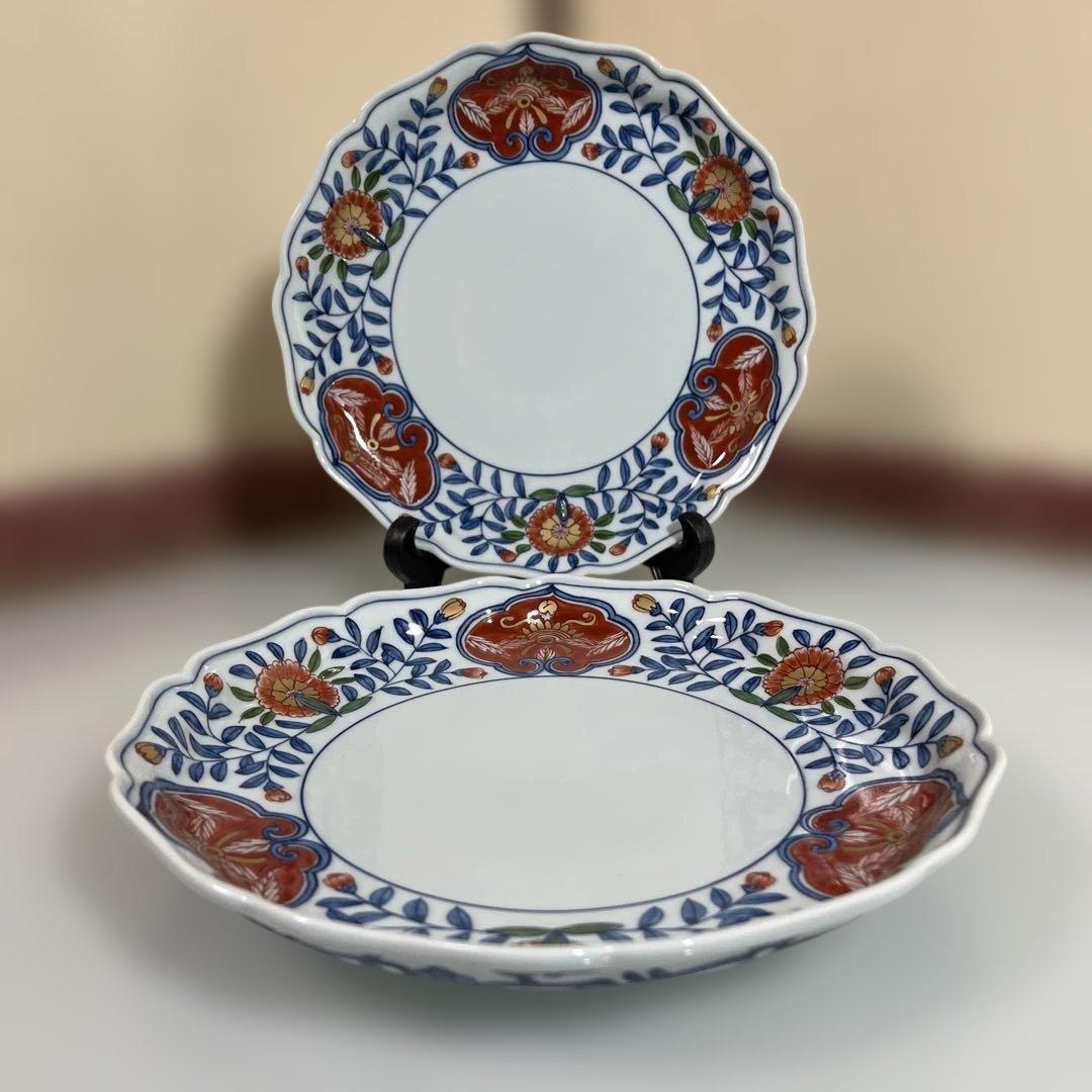 源右衛門　古伊万里風染錦唐花　大皿２枚 22㎝