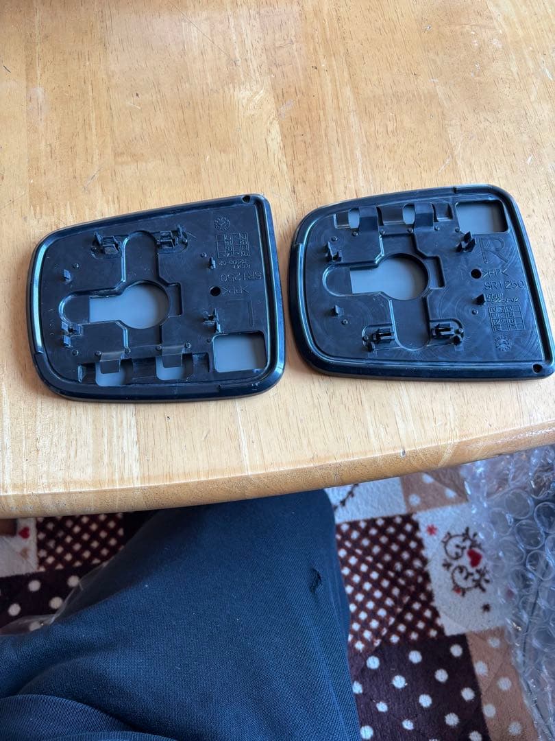 テールランプ2個セットとトリムパーツ　　タント610 値下げ中