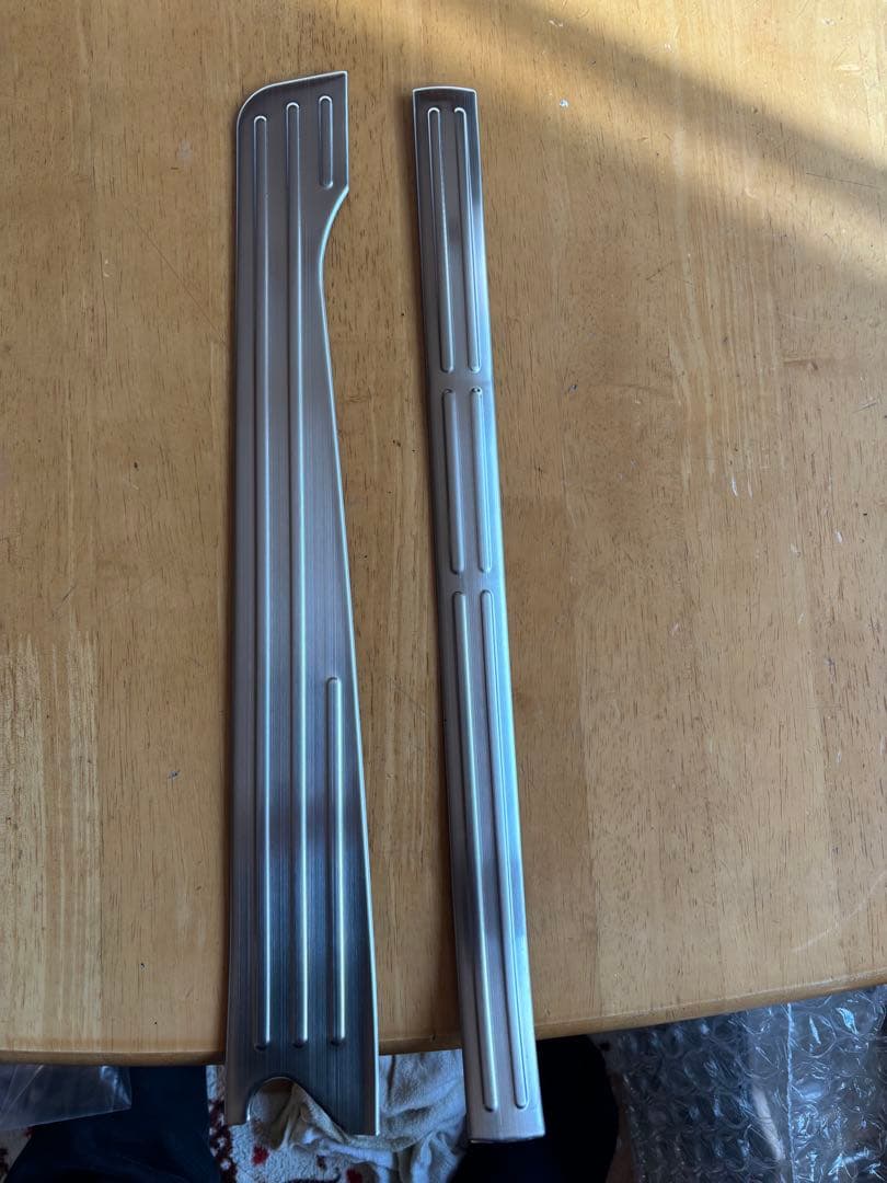 テールランプ2個セットとトリムパーツ　　タント610 値下げ中