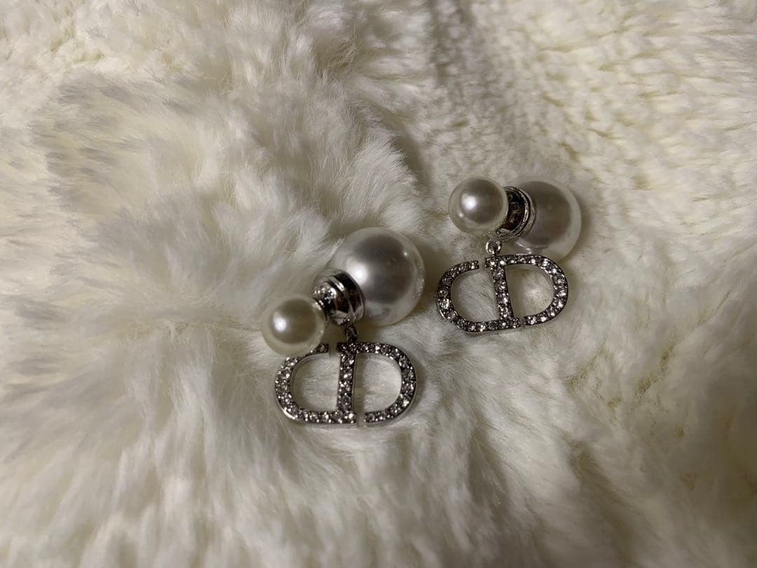 Diorディオールピアスパールシルバー