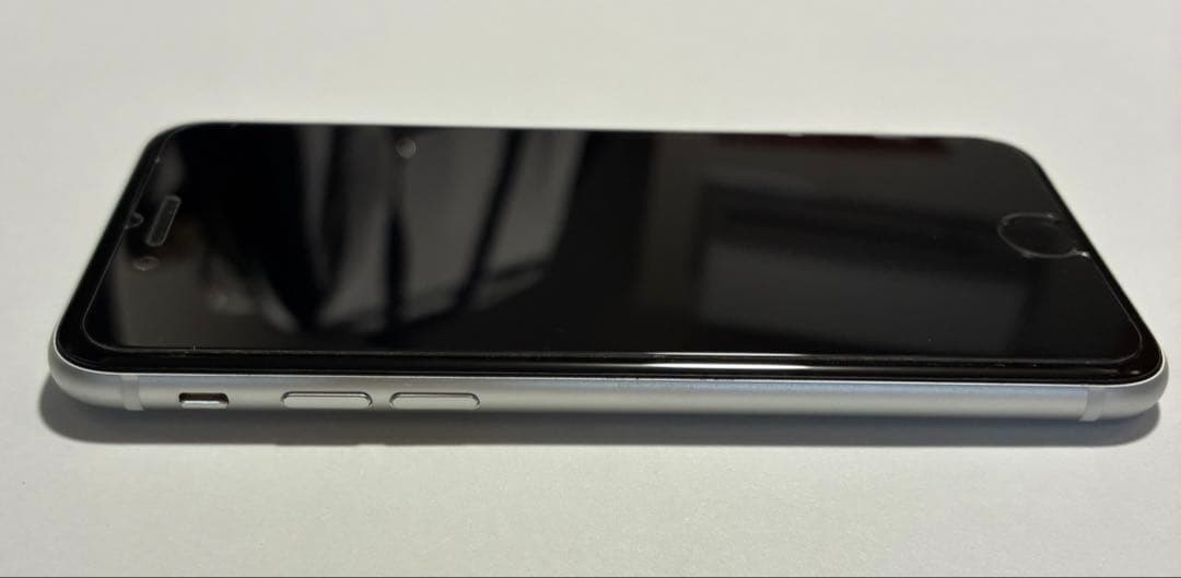 iPhone SE2 第2世代 64GB SIMフリー