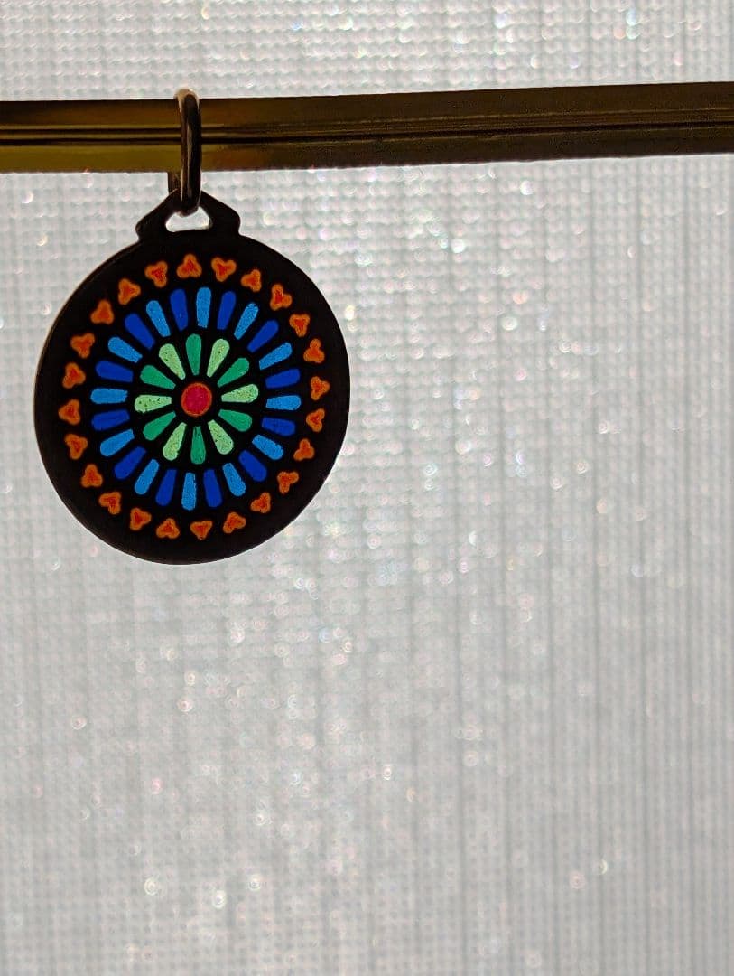 希少ノートルダム大聖堂バラ窓18kペンダントヘッド